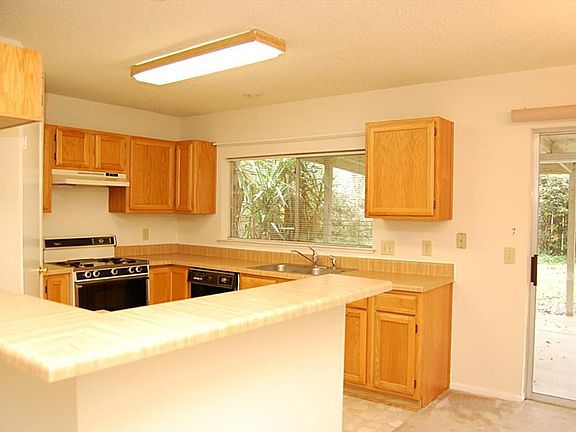 3rd image of 2503 Julie St