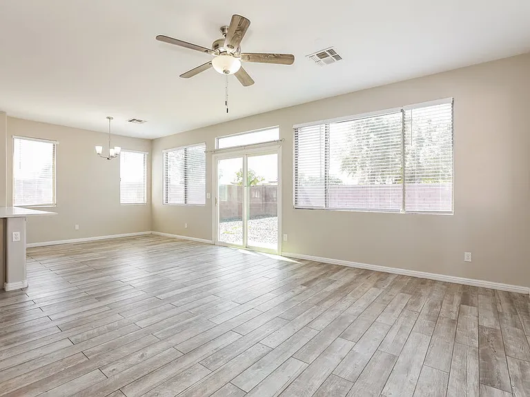 3329 E Powell Ct — Photo 3