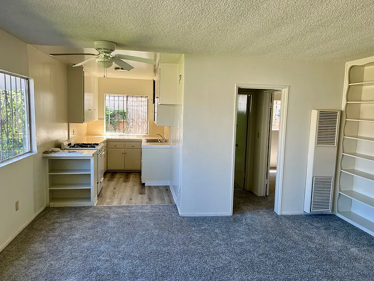 837 Victor Ave #10 — Photo 1