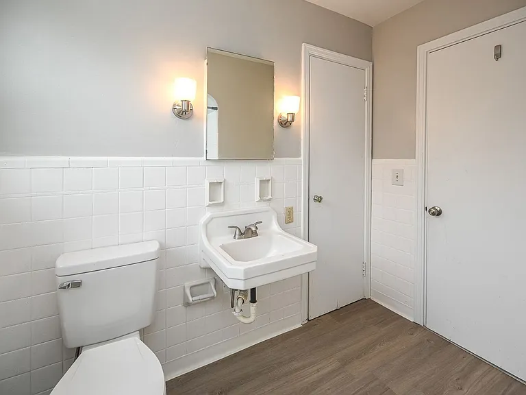 203 Loraine Ave #4 — Photo 9