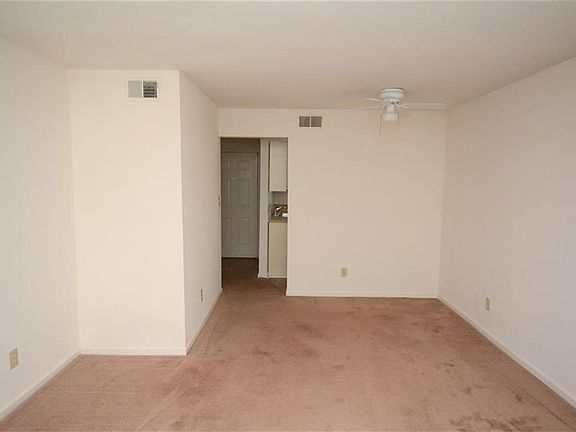 5th image of 1454 Deerpond Ln