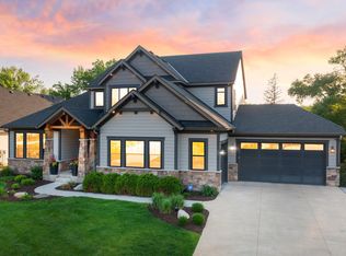 5740 Wooden Cleek Dr, Shorewood, MN 55331