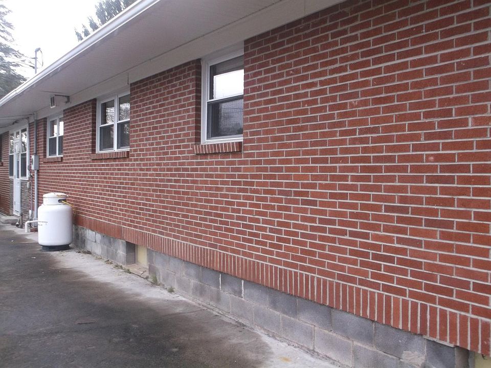 2nd image of 2472 County Road 35