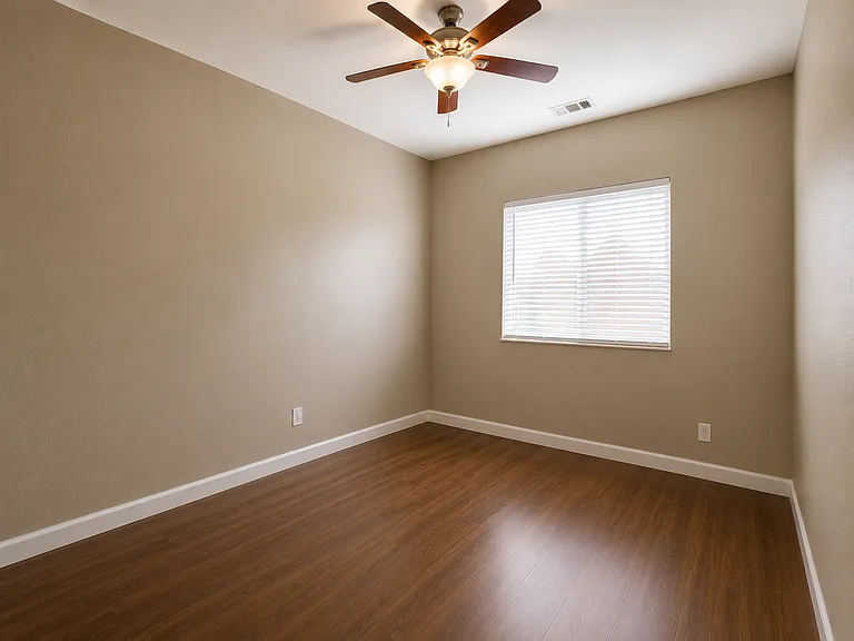 28634 Bay Meadows Ave — Photo 33