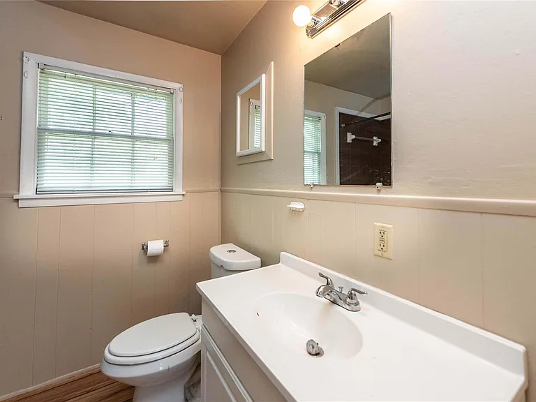 7602 Delafield Ln — Photo 8