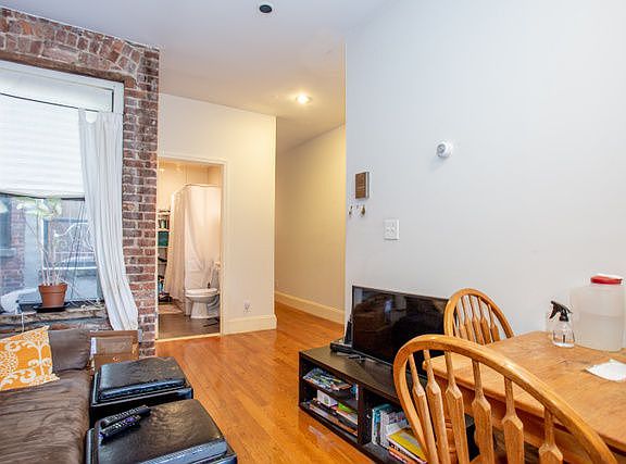 3rd image of 639 Sterling Pl APT 2R