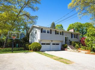 25 Arnold St, Needham, MA 02494