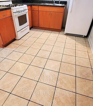3rd image of 4341 W Gladys Ave #G