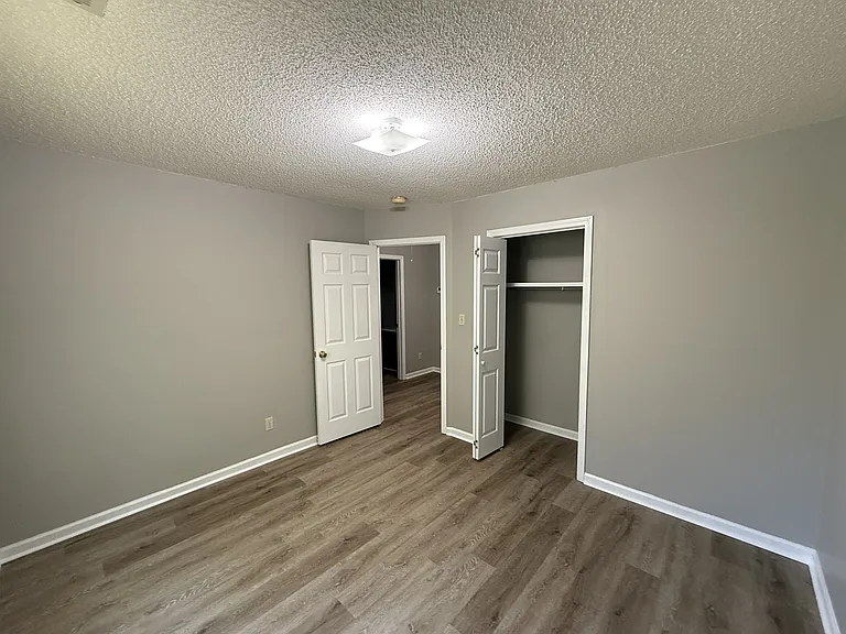 367 Templeton Dr — Photo 48