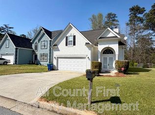 2215 Lake Royale Dr, Riverdale, GA 30296