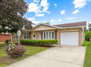 1108 Lancaster Ave, Elk Grove Village, IL 60007