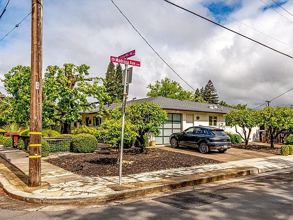 3rd image of 1610 Spring Mountain Road