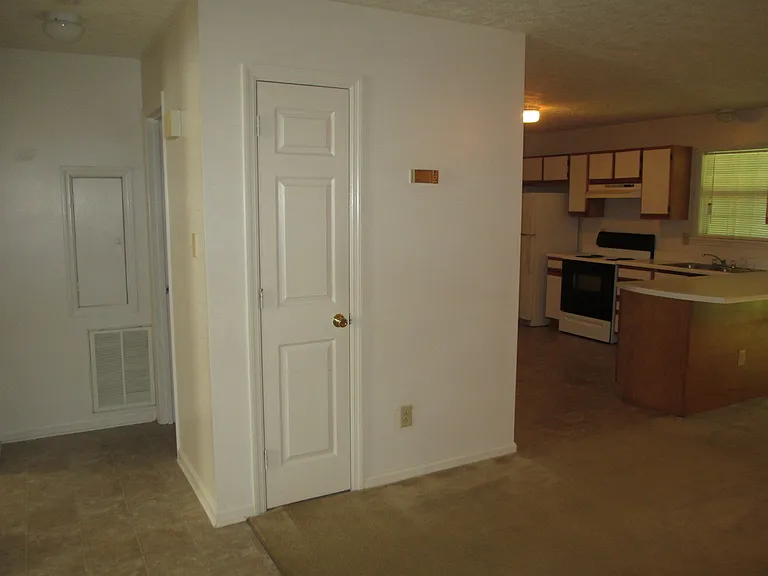 49 Mare Ct #F — Photo 3
