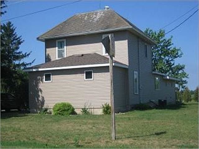 2nd image of 1215 Pleasant St