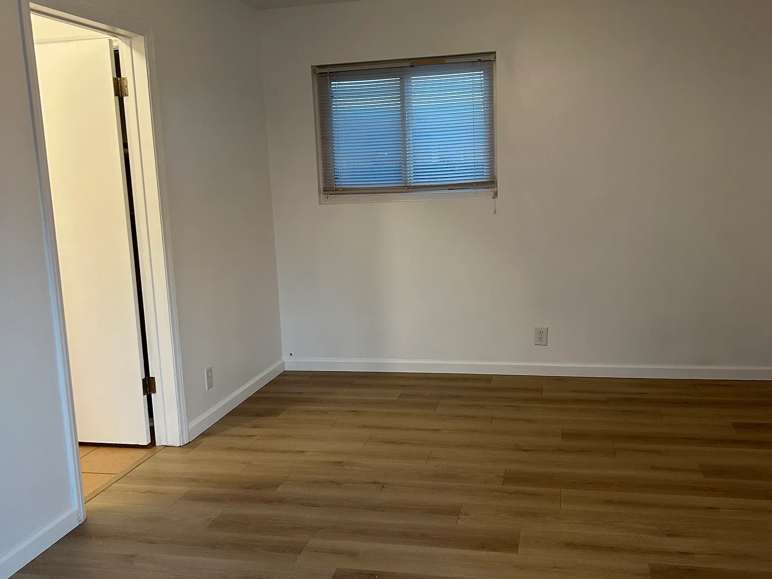 3 bed, 1290 sqft, $3,300 — Photo 4