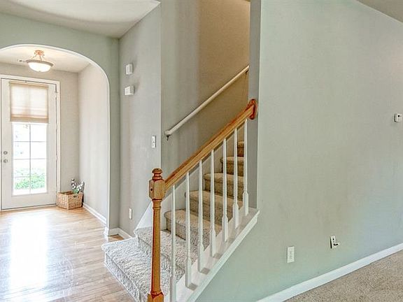 5th image of 938 Pierce Ivy Ct
