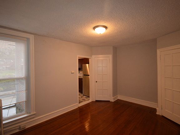 5th image of 402 E Upsal St