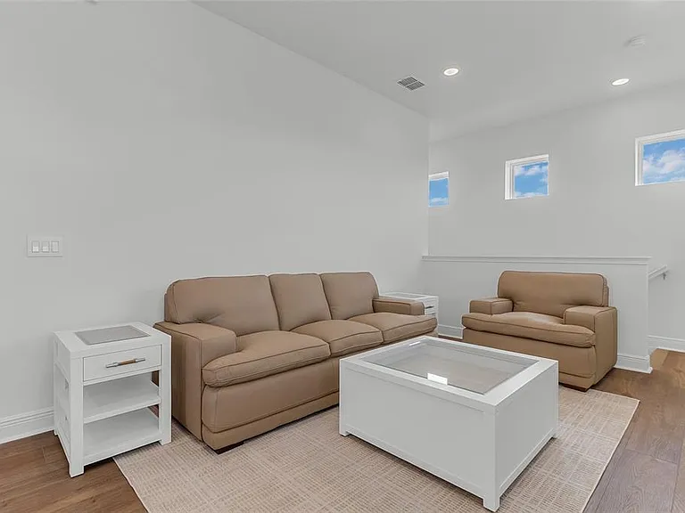 9687 Macbride Dr — Photo 6