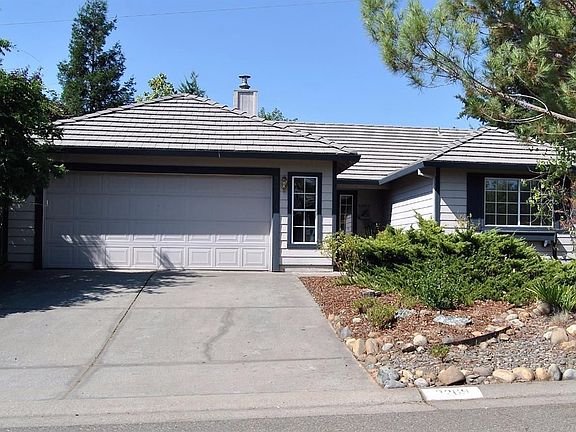 3rd image of 3269 Grace Dr
