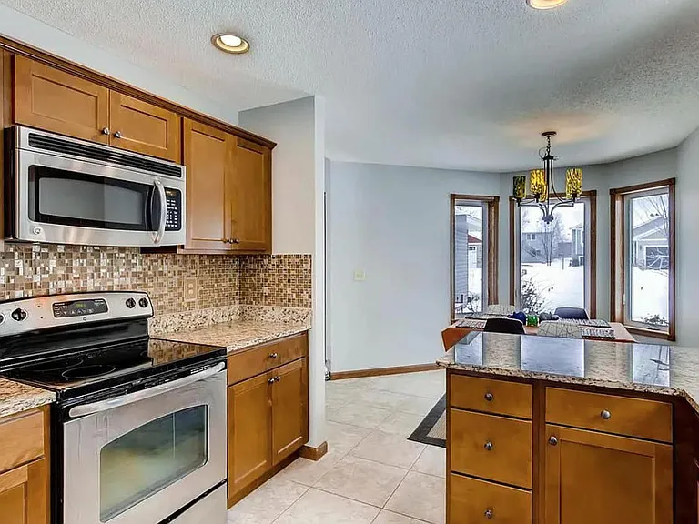 19 Meadowlark Dr — Photo 3