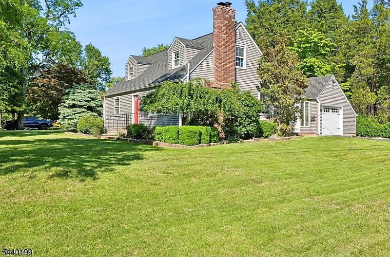 1st image of 2556 Mountain Ave