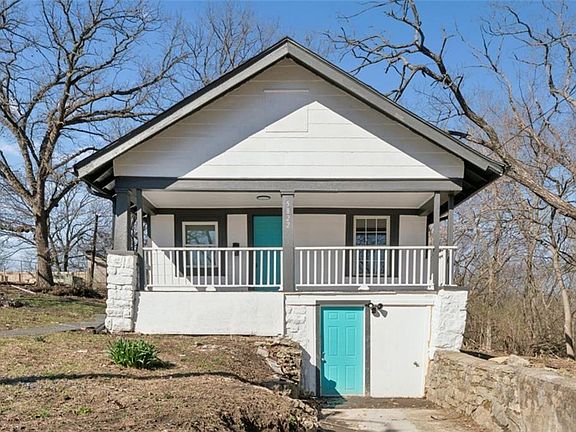 2nd image of 5822 Agnes Ave