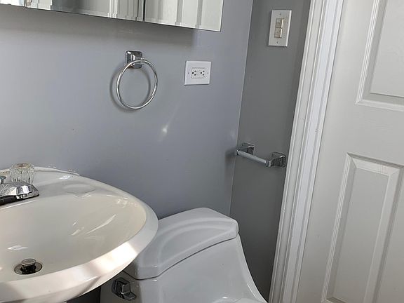 3rd image of 4735 S Forrestville Ave APT 2