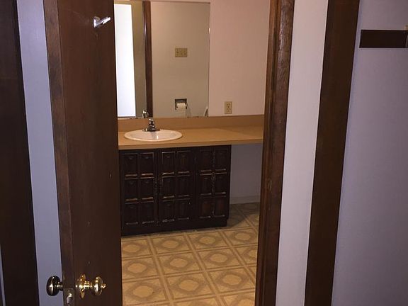 Entry to Bathroom