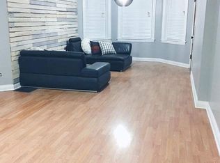 5056 W Hutchinson St #1, Chicago, IL 60641