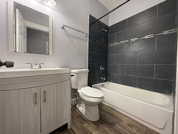 3rd image of 429 Wharton St #5