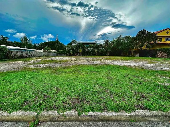 2737 NE 18th Street, Fort Lauderdale, FL 33305