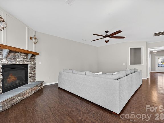 3rd image of 12817 Stella Belle Dr