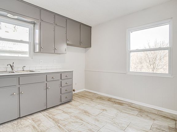 5th image of 3604 E 61st St #3604