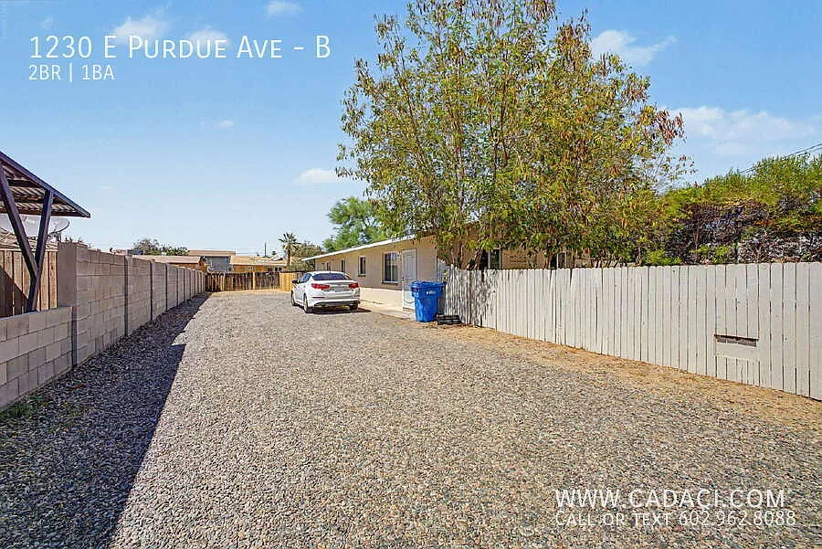 Apply Now -- 2 Bedroom Unit with Private Fenced Yard, Dedicated Parking, and All Appliances Included — Photo 4