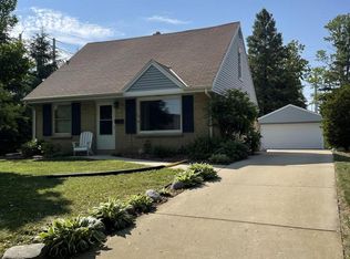 9364 W Dixon St, Milwaukee, WI 53214