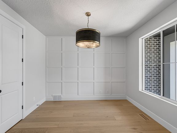 4th image of 1548 N 275 W