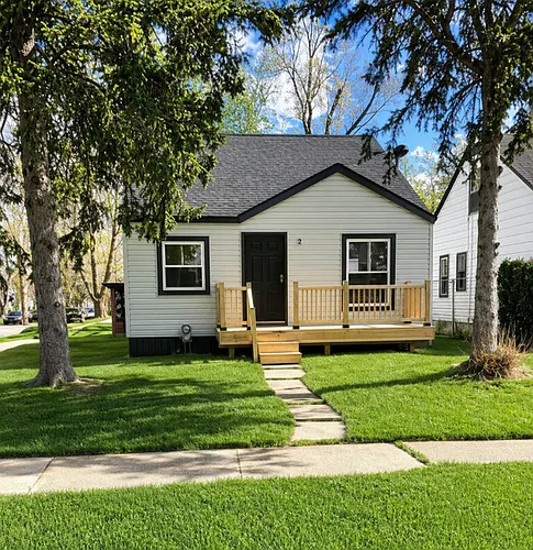18801 Margareta St Photo 1