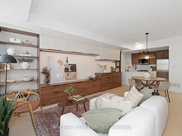 10 Carnation Ave #18, Toronto, ON M8V 0B8