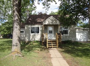 808 S Evergreen St, Shawano, WI 54166