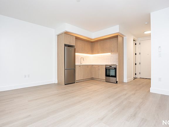 5th image of 649 Hart St #3F