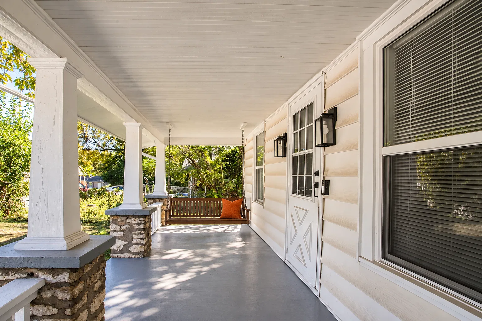 3 bed, 2.5 bath, 1500 sqft, $1,700 — Photo 2