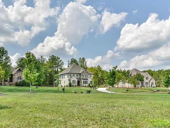 3rd image of 13415 Castleford Dr