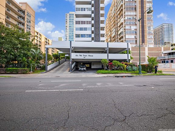 2nd image of 2421 Ala Wai Blvd APT 1502