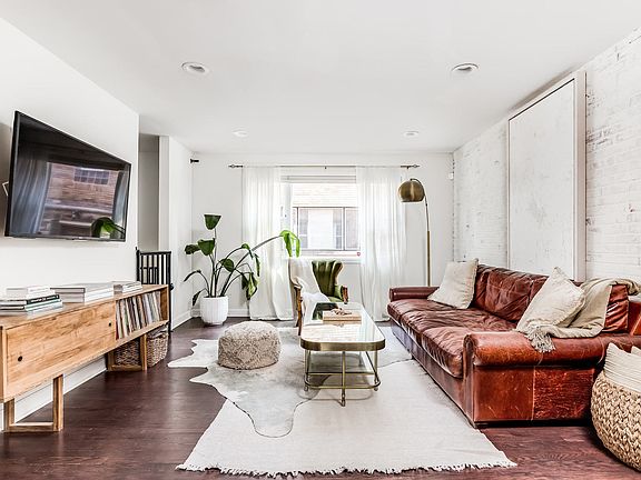 3rd image of 4943 N Kimball Ave #1E