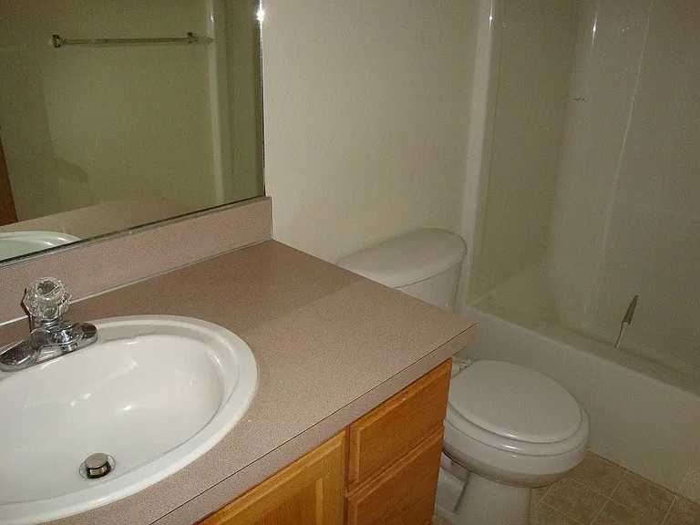 2020 S 7th St #H — Photo 6