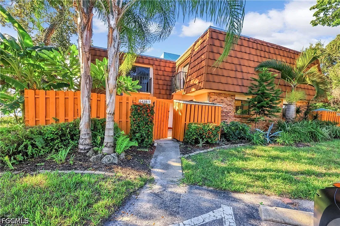2 bed, 2.5 bath, 1314 sqft, $1,850 — Photo 1