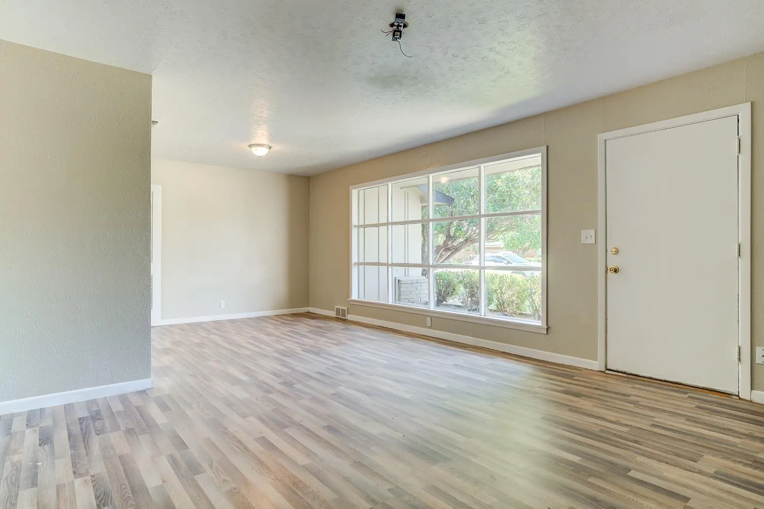 2 bed, 1424 sqft, $1,250 — Photo 3