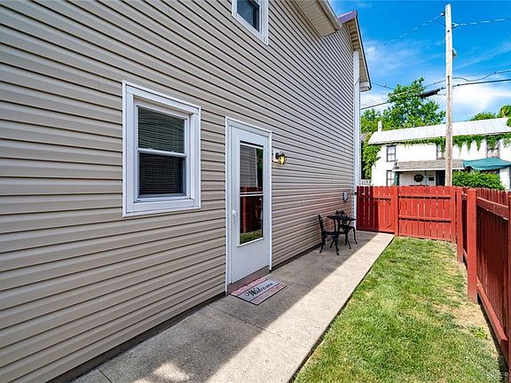 5th image of 320 N 1st St
