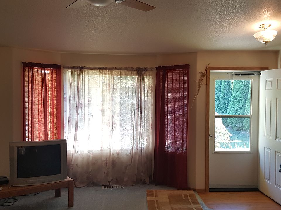 1st image of 13714 NE 83rd Cir