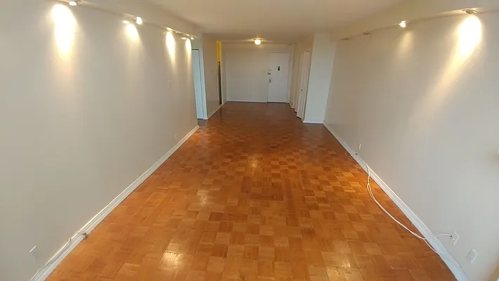 Rented by Metro Garden Realty NYC | media 42